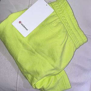 LULULEMON Loungeful High-Rise Short 4" ELECTRIC LEMON YELLOW FLEECE Size 4 6 NWT